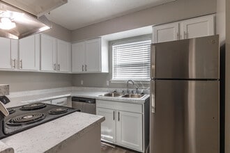 Country Crest Townhomes in Odessa, TX - Building Photo - Interior Photo