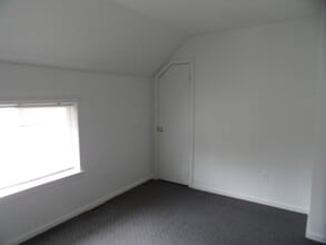 33 Mettler St in Woodbridge, CT - Building Photo - Building Photo
