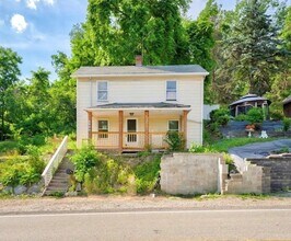 759 Bower Hill Rd in Bridgeville, PA - Foto de edificio - Building Photo