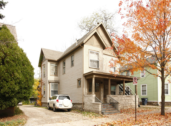 607 E Ann St in Ann Arbor, MI - Foto de edificio - Building Photo