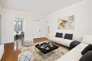 632 W. Addison in Chicago, IL - Building Photo