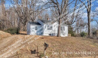 935 Myrtle Rd in Martinsville, VA - Building Photo