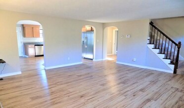 36 Boston Tpke in Willington, CT - Building Photo - Building Photo
