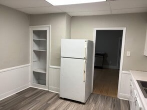 98 High St in Auburn, ME - Foto de edificio - Building Photo