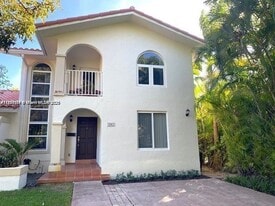 402 Majorca Ave in Coral Gables, FL - Building Photo