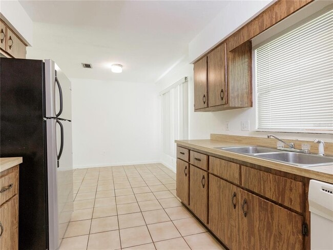 2440 NW 54th Ave in Gainesville, FL - Building Photo - Building Photo