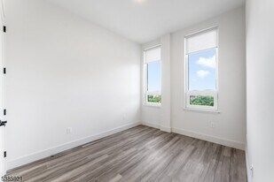 55 Washington St in East Orange, NJ - Building Photo