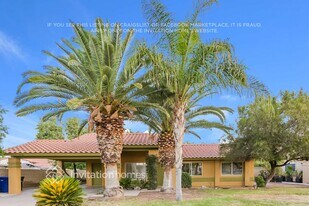 2218 W Knox Rd in Chandler, AZ - Building Photo