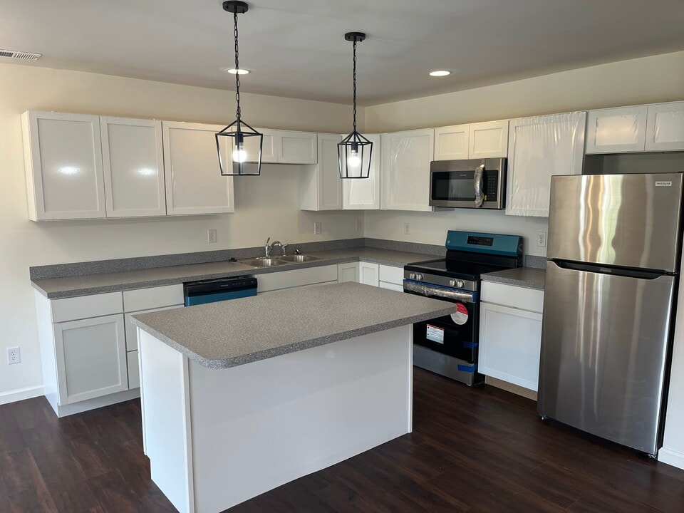 6855 Augusta Dr in Newburgh, IN - Building Photo