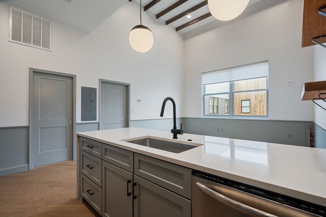 2212 1st Ave N in Birmingham, AL - Foto de edificio