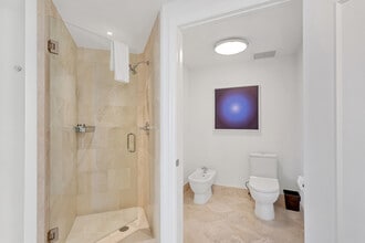 4401 Collins Ave in Miami Beach, FL - Building Photo - Building Photo