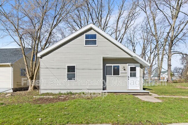 5830 S Washington Ave in Lansing, MI - Building Photo - Building Photo