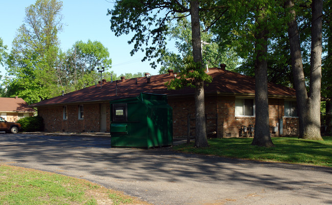 36 N Dorcas Rd in Toledo, OH - Foto de edificio - Building Photo