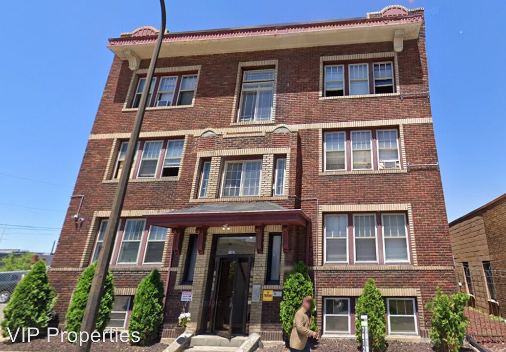 1302 Linden in Minneapolis, MN - Building Photo