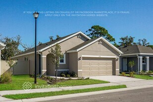 7944 Majestic Palms Ct in Venice, FL - Building Photo