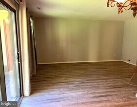 403A Cypress Point Cir in Mount Laurel, NJ - Building Photo - Building Photo