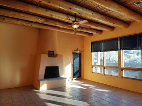 41 Santa Ana Loop in Placitas, NM - Foto de edificio - Building Photo