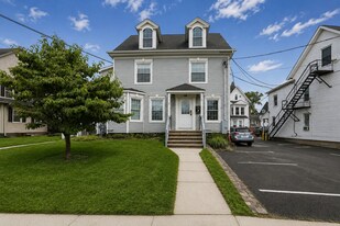 79 West St in Danbury, CT - Building Photo