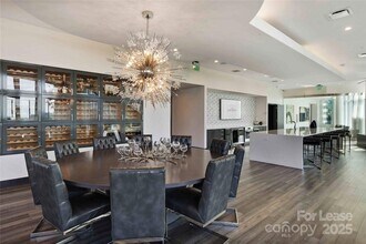 225 S Poplar St, Unit A5 in Charlotte, NC - Building Photo - Building Photo