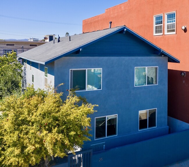 25 Horizon Ave in Venice, CA - Building Photo - Building Photo