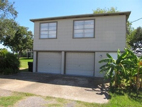3 Avenue E in Bacliff, TX - Building Photo - Building Photo