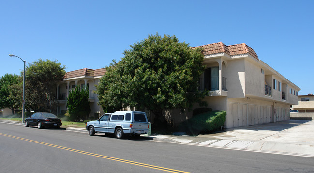 16941 Green St in Huntington Beach, CA - Building Photo - Building Photo