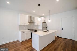 5904 Germantown Ave, Unit 403 in Philadelphia, PA - Building Photo - Building Photo