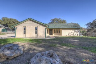 1260 Flaming Oak Dr in New Braunfels, TX - Building Photo