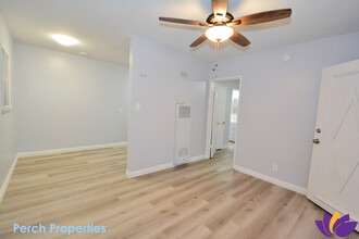 181 W Spazier Ave, Unit 181 W Spazier Ave Apt C in Burbank, CA - Building Photo - Building Photo
