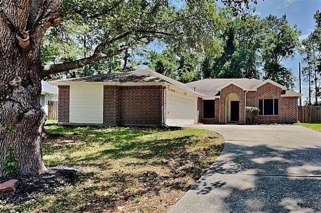 property at 21693 Holly Leaf Ct