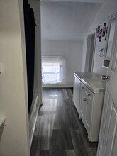 183 High St in Sprague, CT - Building Photo - Building Photo