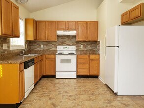 4597 Cherokee Dr in Maiden, NC - Building Photo - Building Photo