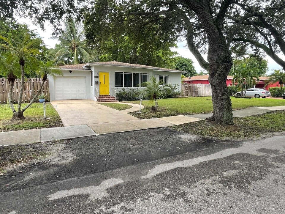 411 S 26th Ave in Hollywood, FL - Building Photo