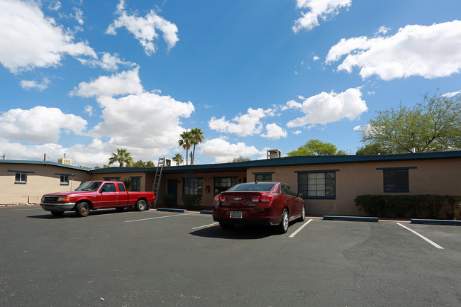 202-226 N Alvernon Way in Tucson, AZ - Foto de edificio - Building Photo