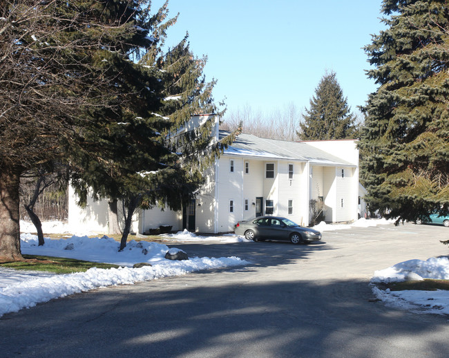 Lord Jeffery Apartments in Belchertown, MA - Foto de edificio - Building Photo