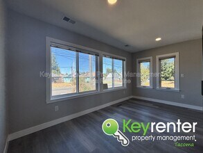 1520 S 56th St in Tacoma, WA - Building Photo - Building Photo