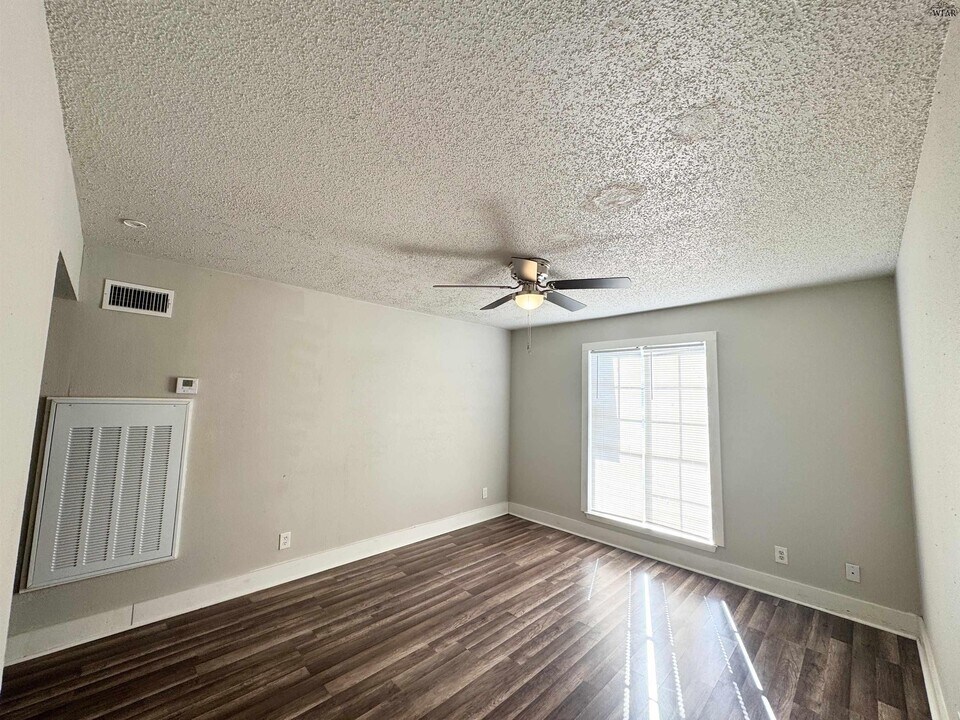 1509 Trigg Ln in Wichita Falls, TX - Building Photo