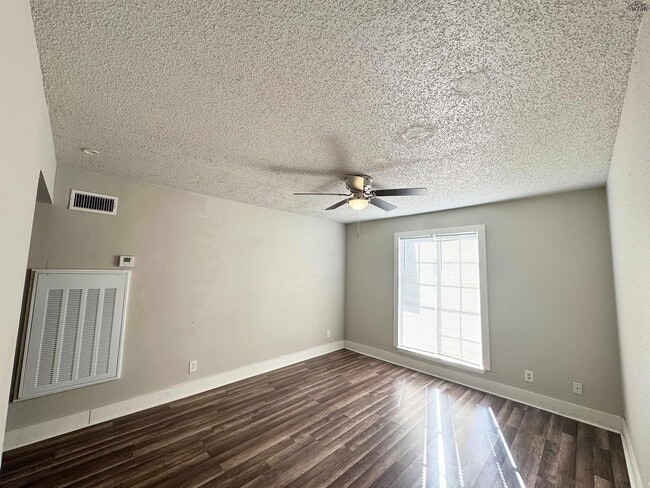 property at 1509 Trigg Ln