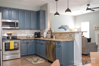 137 Chandeleur Dr in Mooresville, NC - Building Photo - Building Photo