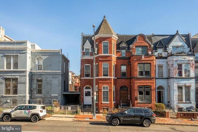 property at 1135 6th St NW