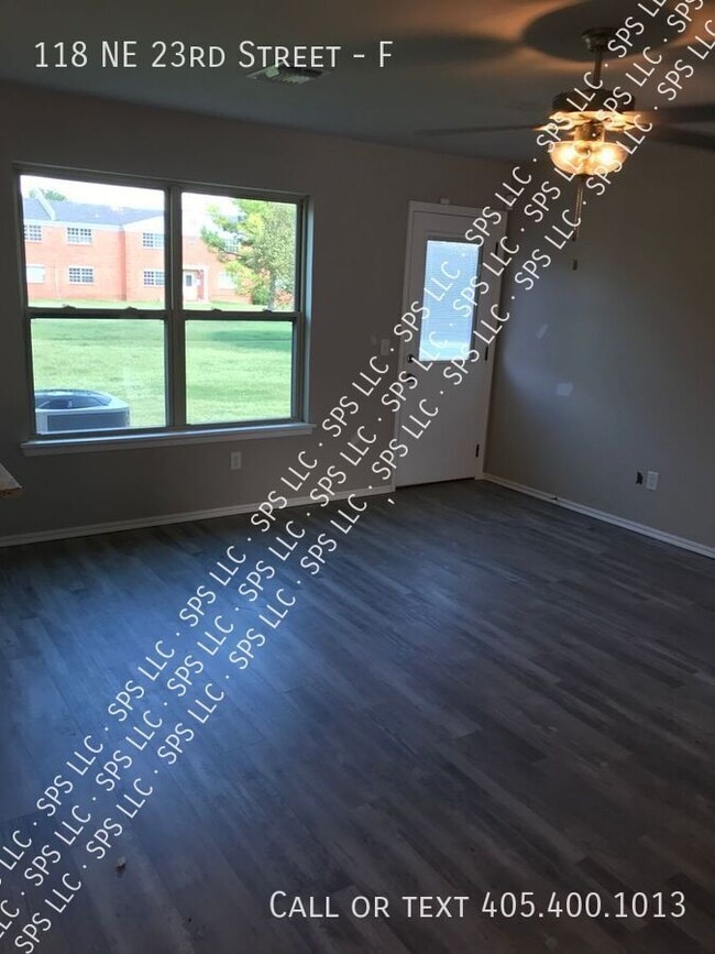 118 NE 23rd St in Moore, OK - Building Photo - Building Photo