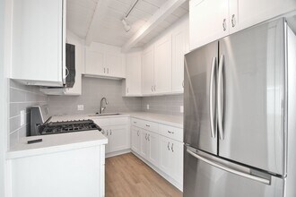 221 39th St in Manhattan Beach, CA - Foto de edificio - Building Photo