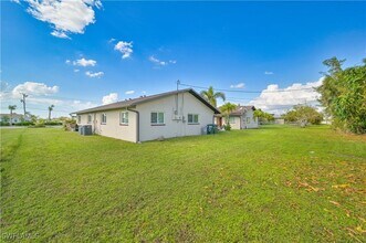 3215 Skyline Blvd in Cape Coral, FL - Foto de edificio - Building Photo
