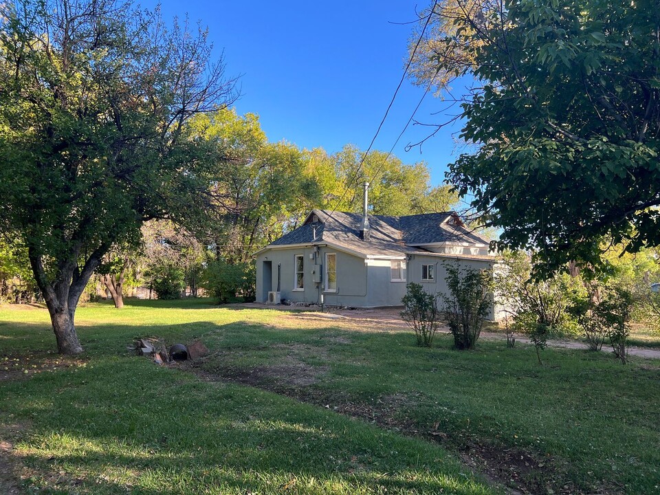 4461 3rd S Ave in Joseph City, AZ - Building Photo