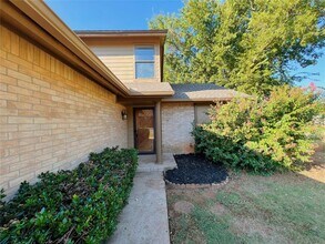 213 Woodbridge Cir in Edmond, OK - Building Photo - Building Photo