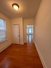 29 Clarke Ave, Unit 4 in Jersey City, NJ - Building Photo - Building Photo