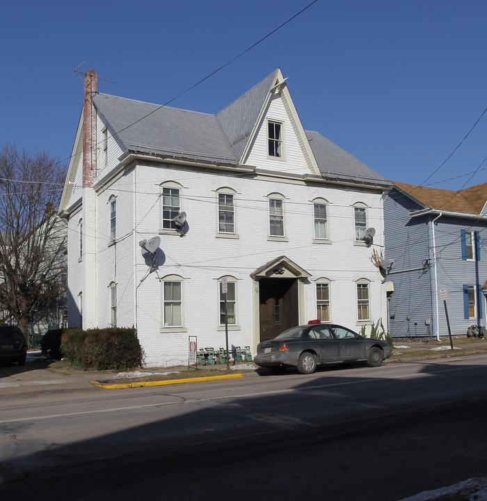 215 E Front St in Berwick, PA - Building Photo