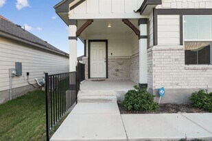 136 Watch Hl in Jarrell, TX - Building Photo