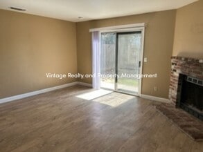 152 Adobe Ct in Lodi, CA - Building Photo - Building Photo