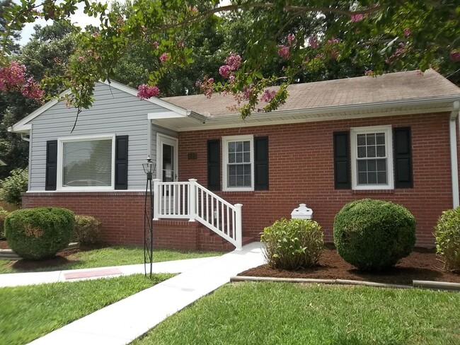 property at 618 Sun Ct